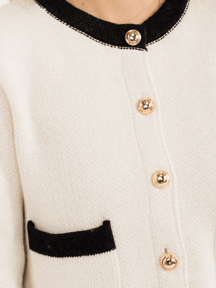 WOMEN'S LONG SLEEVE BUTTON CLOSURE FRONT POCKETS COLORBLOCK KNIT SWEATER