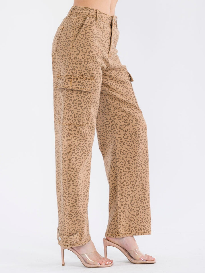 WOMEN'S BUTTON CLOSURE POCKETS ANIMAL PRINT WIDE LEG DENIM PANTS