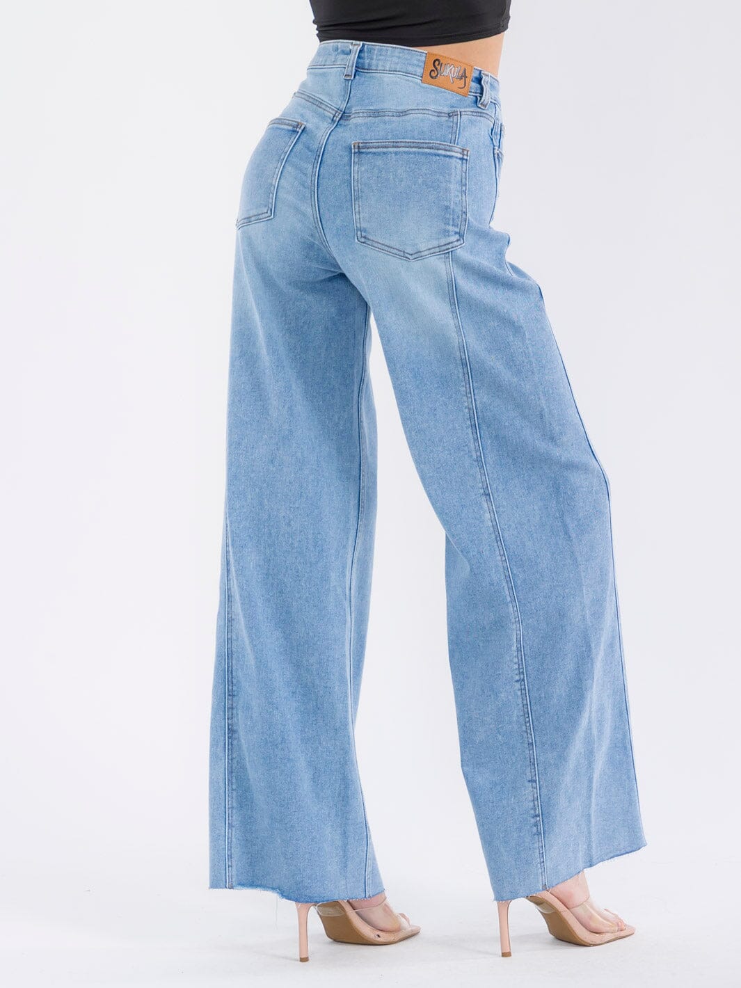 WOMEN'S BUTTON CLOSURE POCKETS WASHED WIDE LEG DENIM PANTS