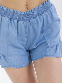 WOMEN'S ELASTIC WAIST RUFFLE BOTTOM HEM CHAMBRAY MINI SHORTS