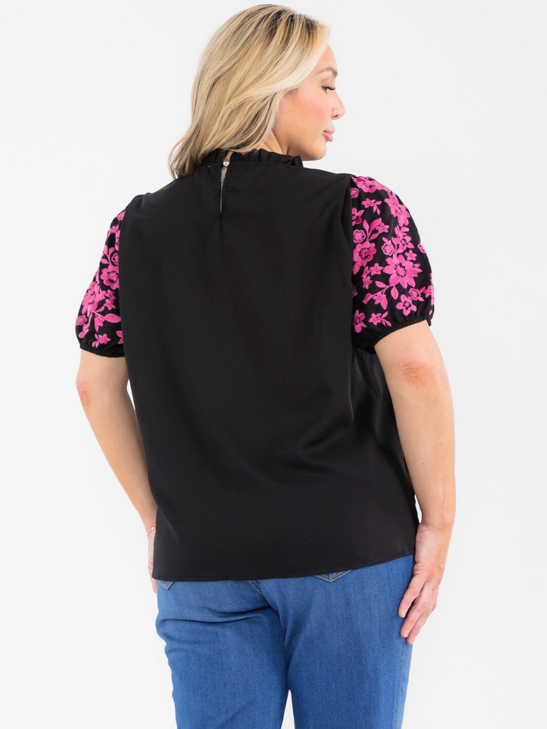 PLUS SIZE SHORT SLEEVE FLORAL EMBROIDERY BLOUSE