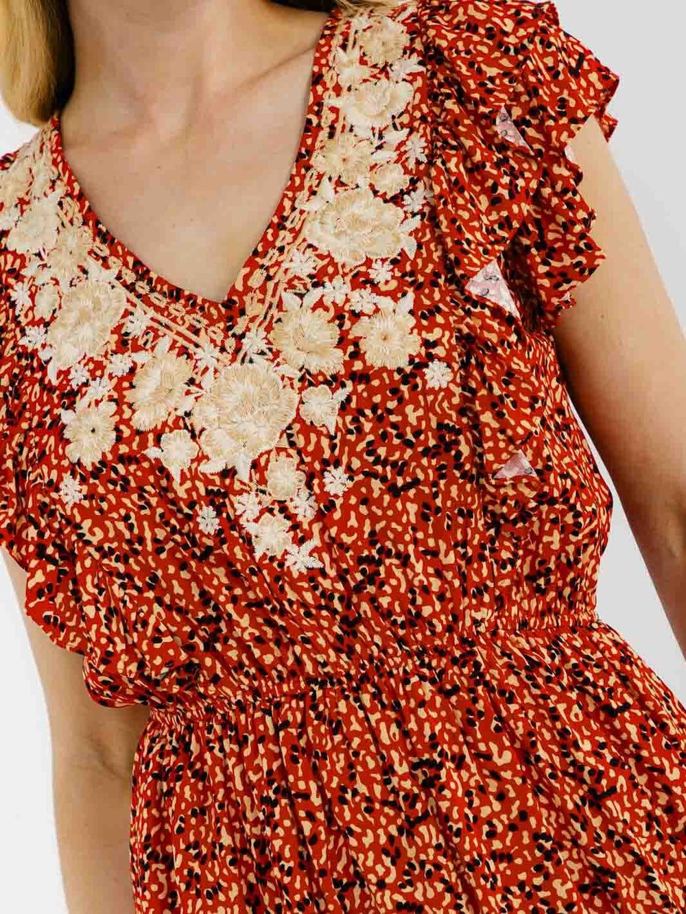 WOMEN'S SHORT RUFFLE SLEEVE V-NECK FLORAL EMBROIDERY ELASTIC WAIST MINI DRESS