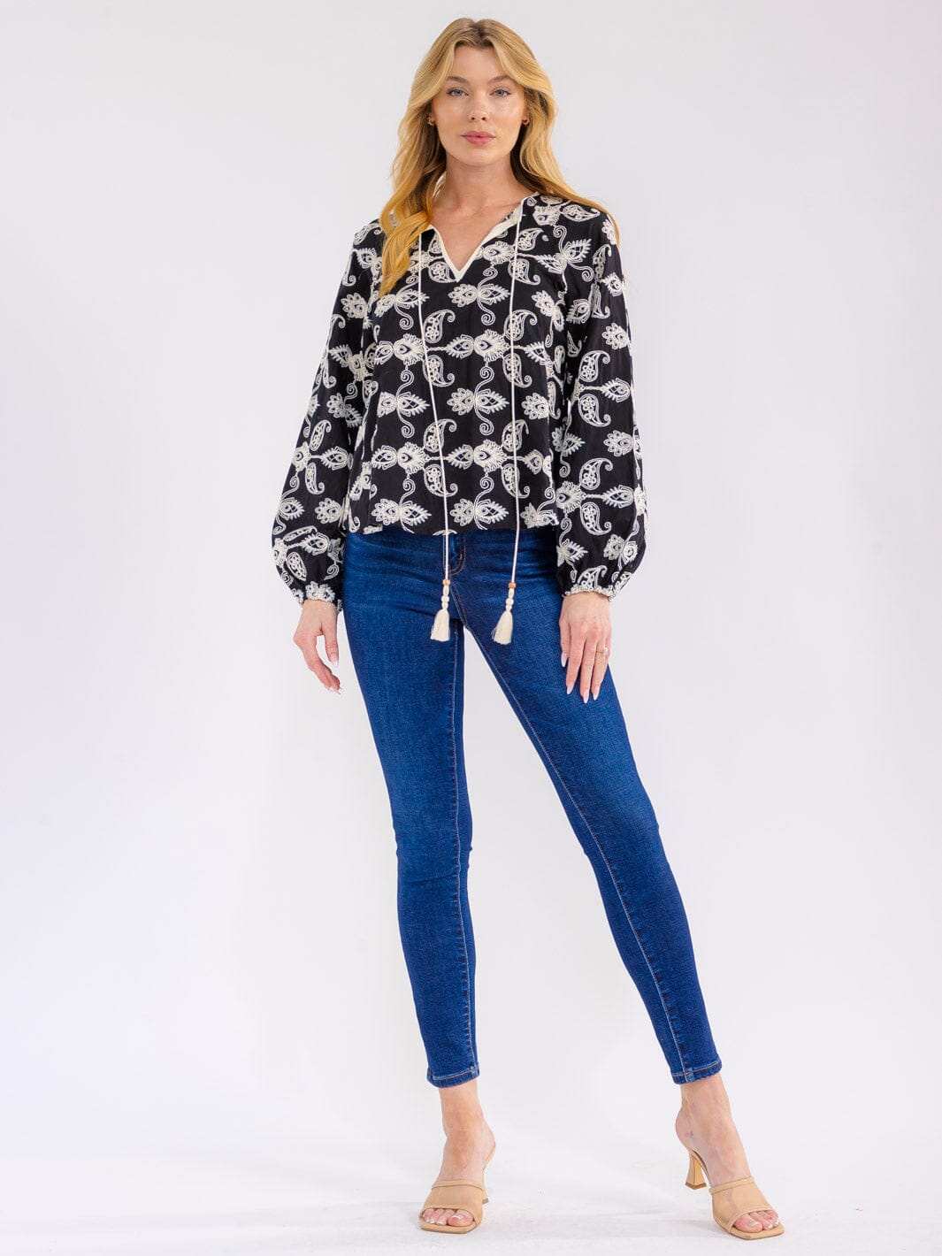 WOMEN'S LONG SLEEVE V-NECK EMBROIDERY DETAILED BLOUSE