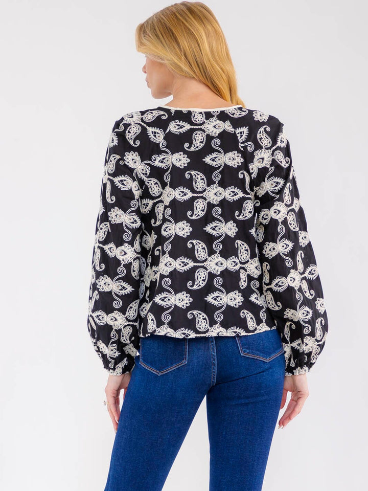 WOMEN'S LONG SLEEVE V-NECK EMBROIDERY DETAILED BLOUSE