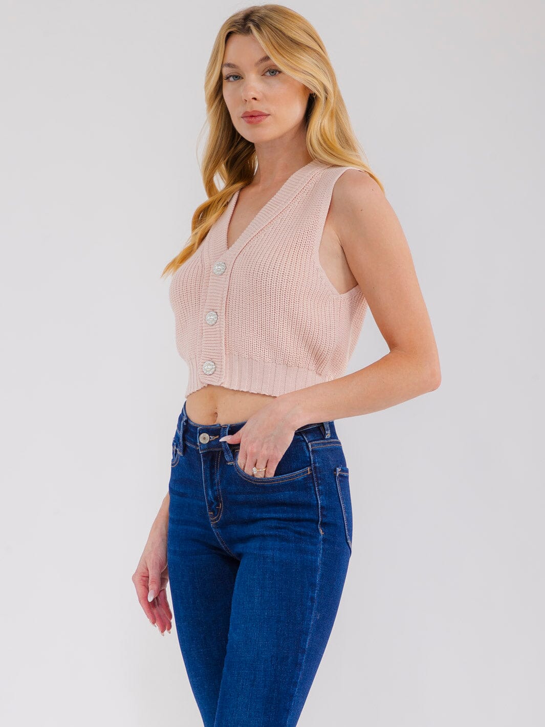 WOMEN'S SLEEVELESS BUTTON UP KNITTTED TOP