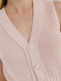 WOMEN'S SLEEVELESS BUTTON UP KNITTTED TOP