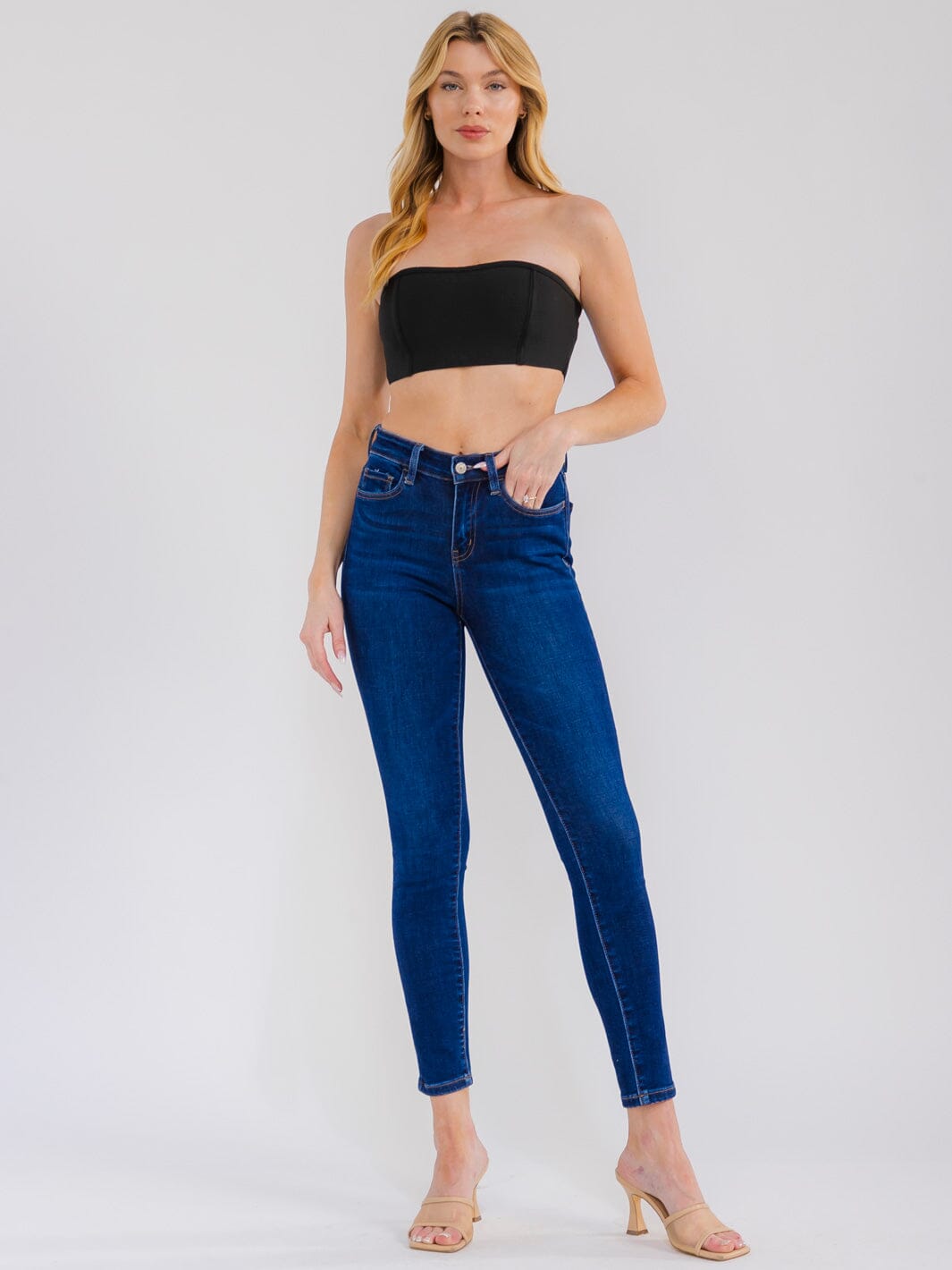 WOMEN'S SLEEVELESS BANDAGE CROP TOP