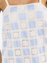 WOMEN'S SLEEVELESS FLORAL EMBROIDERY COLORBLOCK MINI DRESS