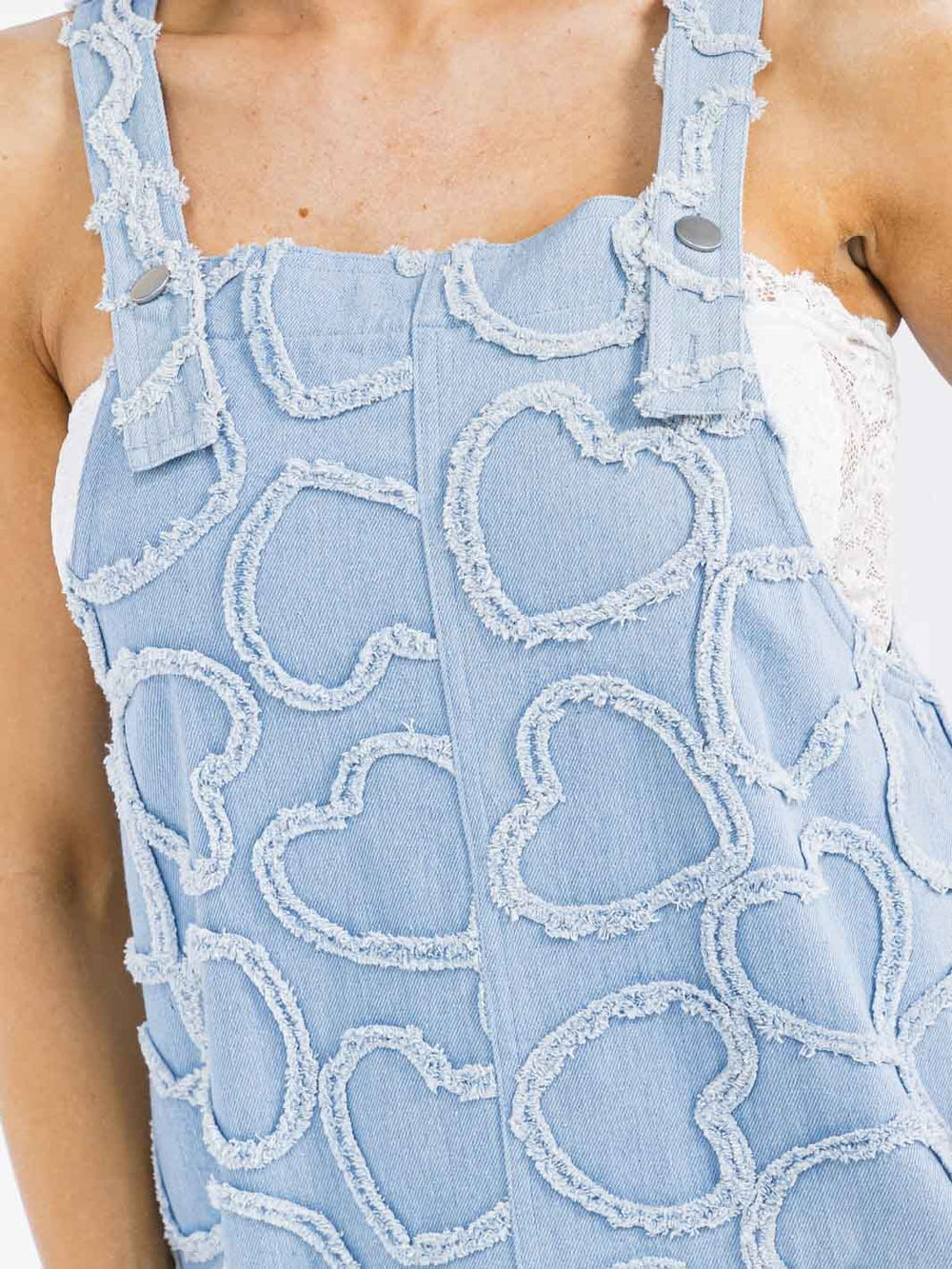 WOMEN'S SLEEVELESS FRONT POCKETS HEART DETAILED DENIM OVERALL MINI DRESS