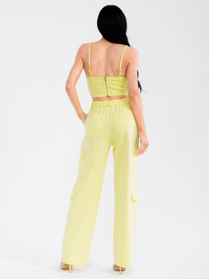WOMEN'S SLEEVELESS CROP TOP & BUTTON CLOSURE CARGO PANTS SOLID 2PC. SET