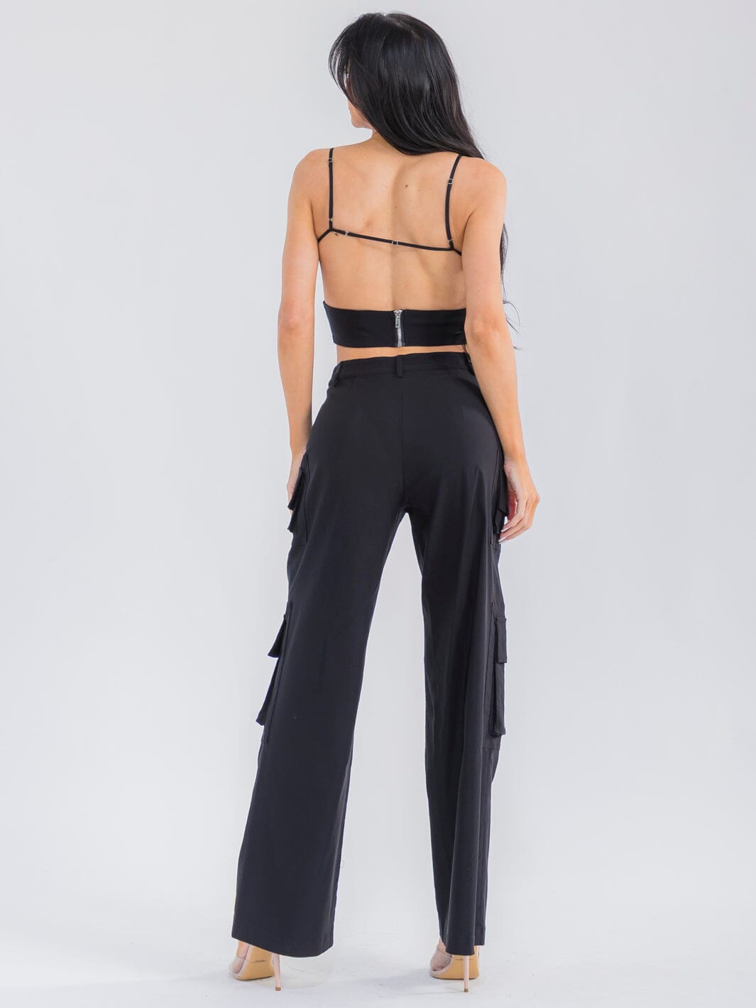 WOMEN'S SLEEVELESS CROP TOP & BUTTON CLOSURE CARGO PANTS SOLID 2PC. SET