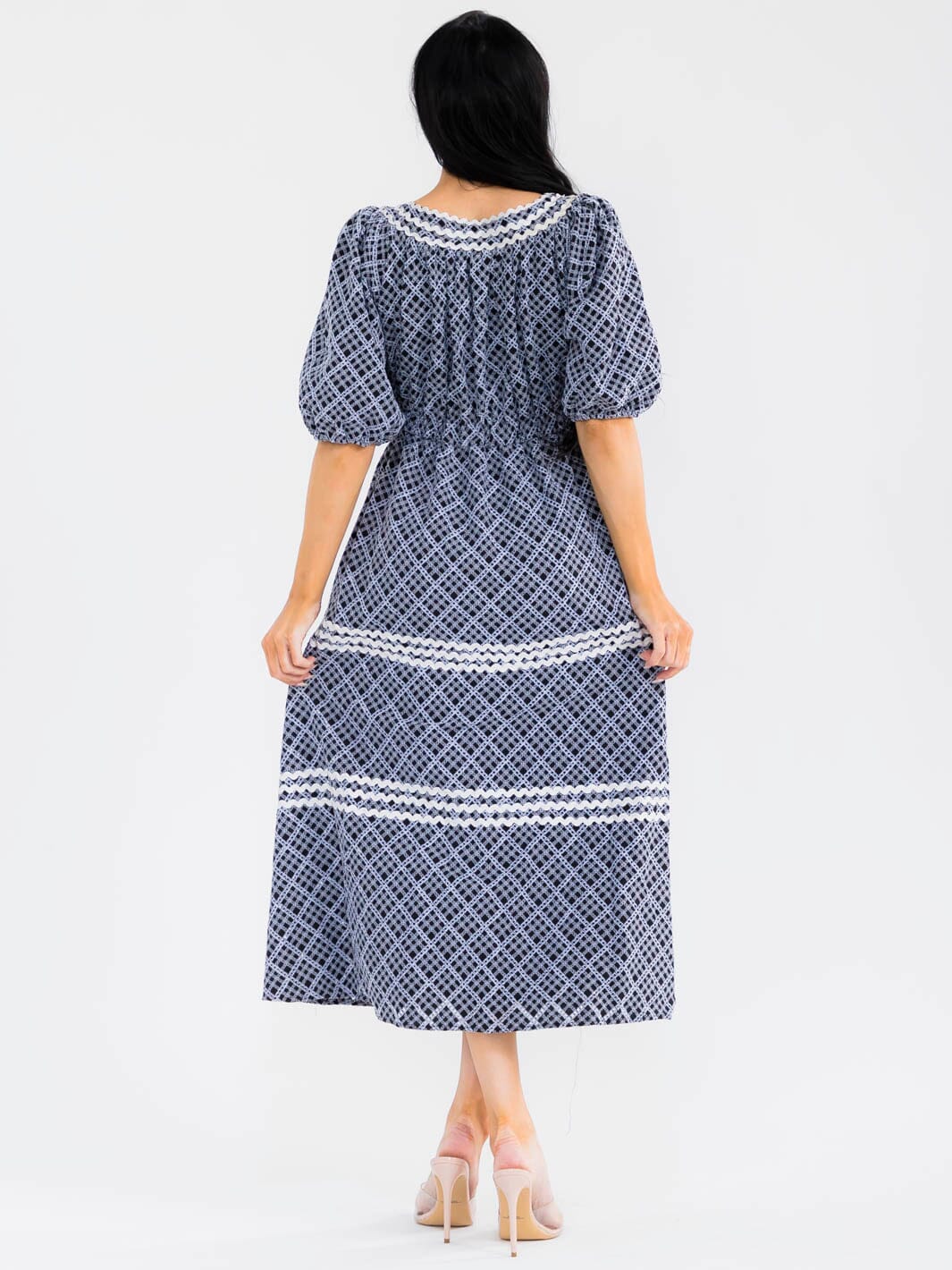 WOMEN'SSHORT SLEEVE ELASTIC WAIST FRONT POCKETS EMBROIDERY MAXI DRESS