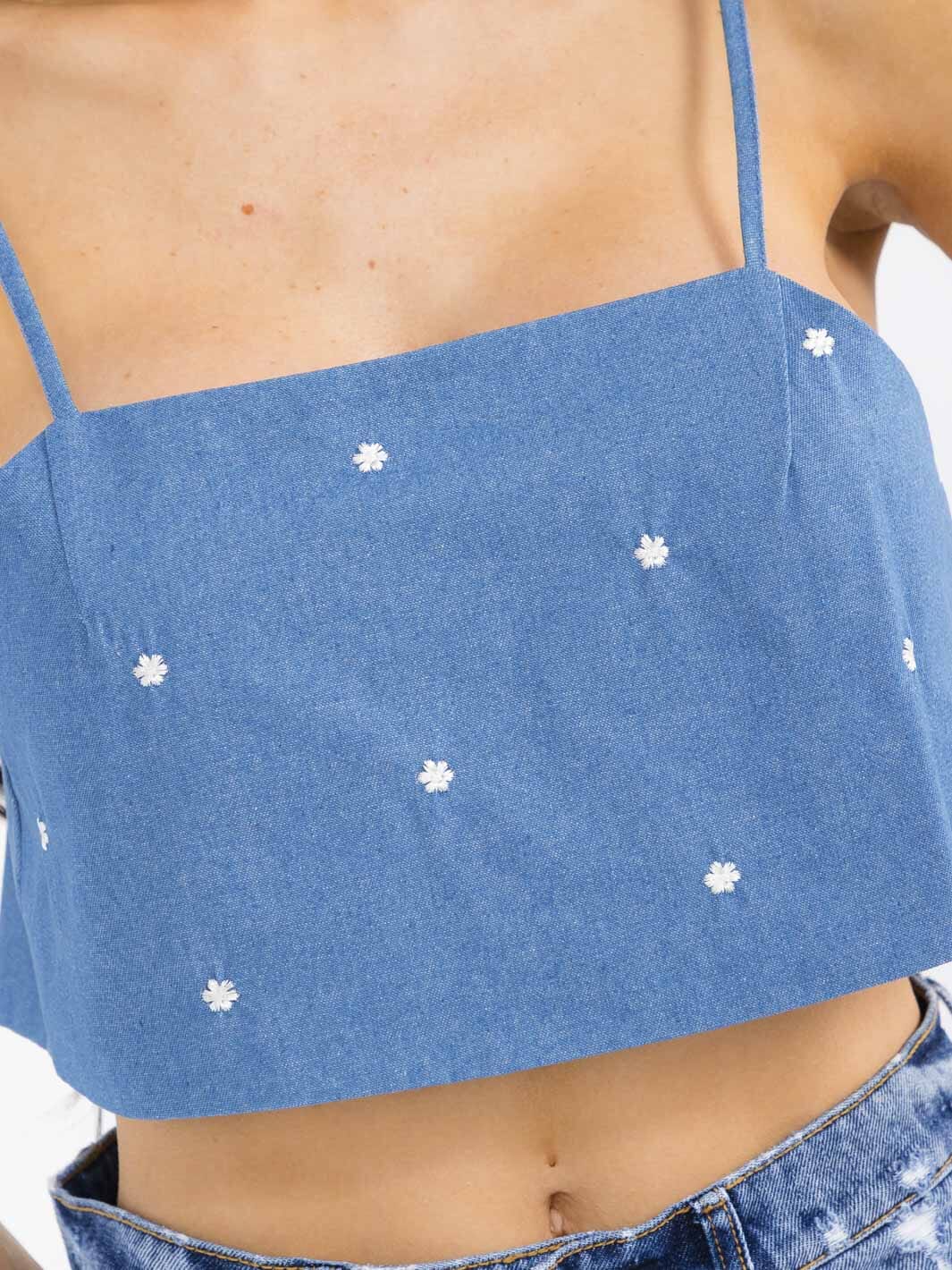 WOMEN'S SLEEVELESS OPEN BACK EMBROIDERY FLORAL DENIM CROP TOP