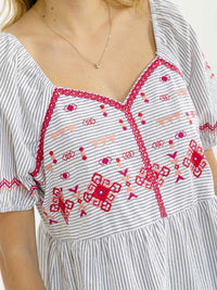 WOMEN'S SHORT SLEEVE V-NECK STRIPES EMBROIDERY BLOUSE