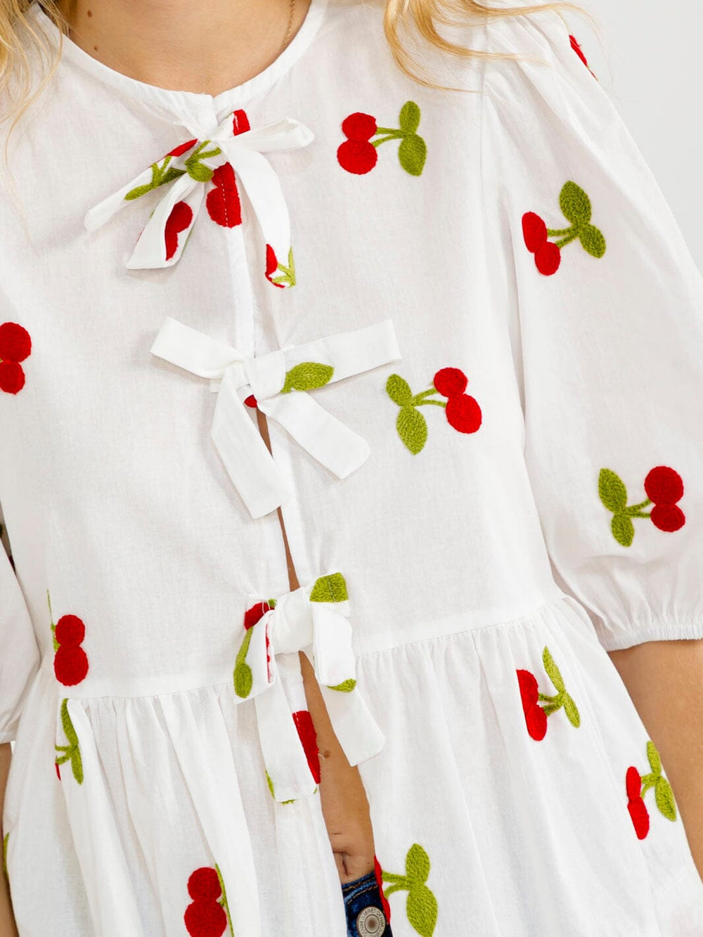 WOMEN'S SHORT SLEEVE FRONT TIE CHERRY EMBROIDERY LOOSE FIT BLOUSE