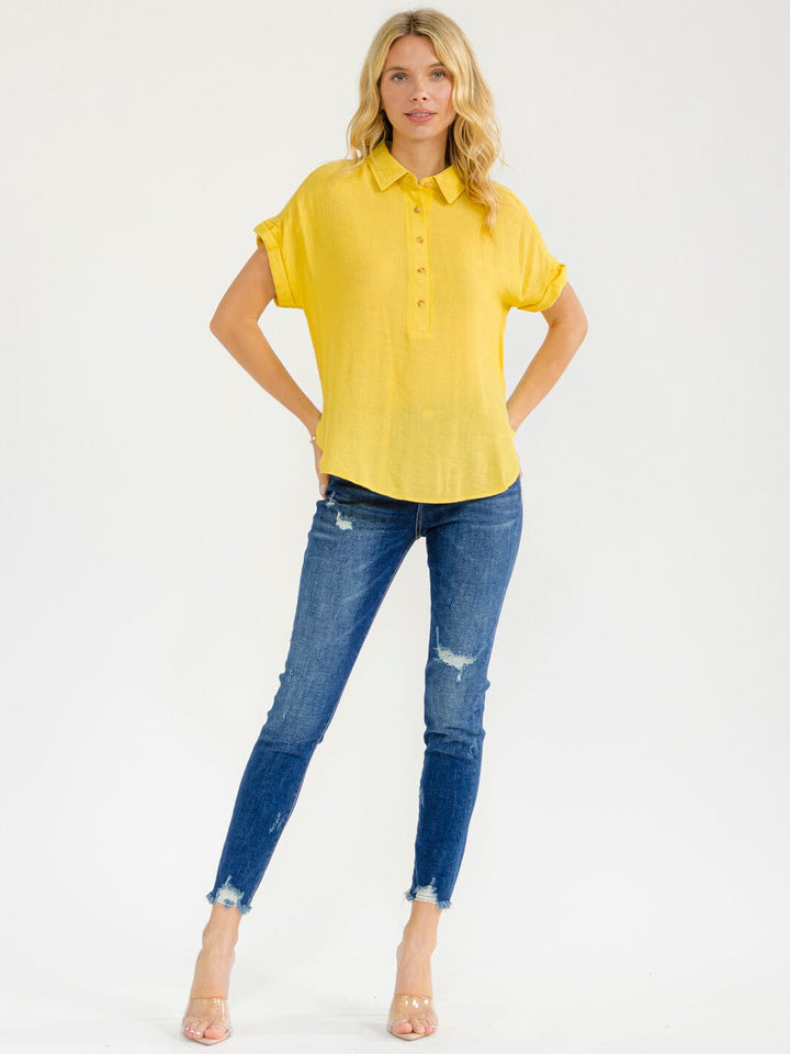 WOMEN'S SHORT SLEEVE BUTTON UP HIGH-LOW BLOUSE
