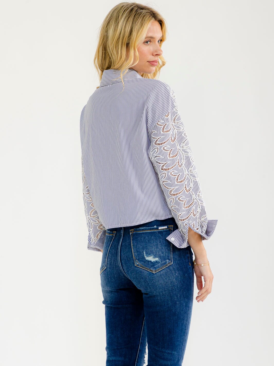 WOMEN'S LONG SLEEVE BUTTON UP STRIPES BLOUSE