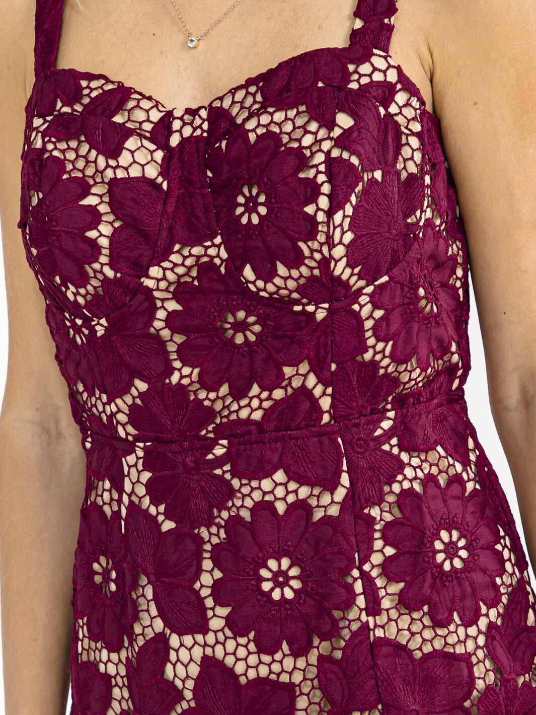 WOMEN'S SLEEVELESS FRONT SLIT CROCHET MIDI DRESS