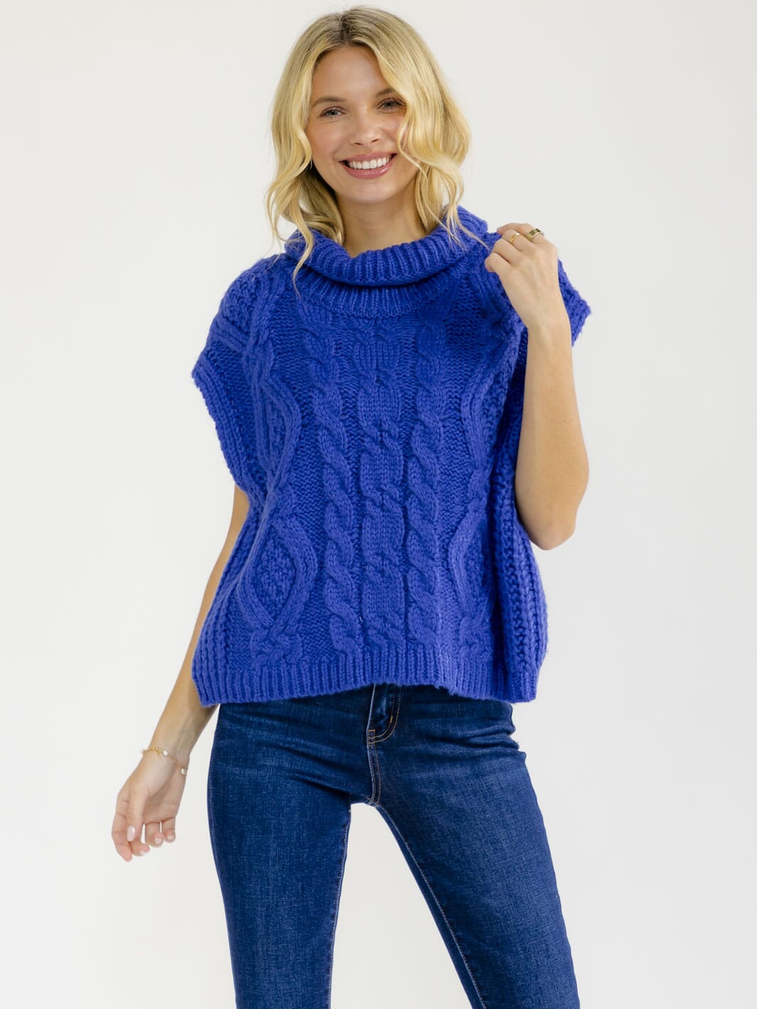 WOMEN'S SLEEVELESS TURTLE NECK CABLE KNIT PULLOVER SWEATER TOP