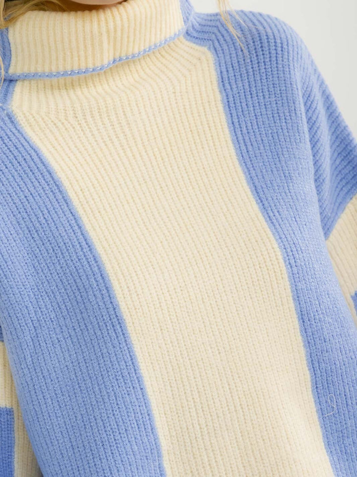 WOMEN'S LONG SLEEVE TURTLE NECK COLORBLOCK PULLOVER SWEATER