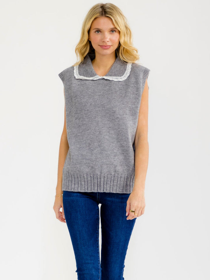 WOMEN'S SLEEVELESS V-NECK COLLAR TRIM DETAILED SWEATER TOP
