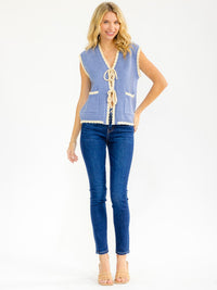 WOMEN'S SLEEVELESS FRONT TIE POCKETS SWEATER TOP