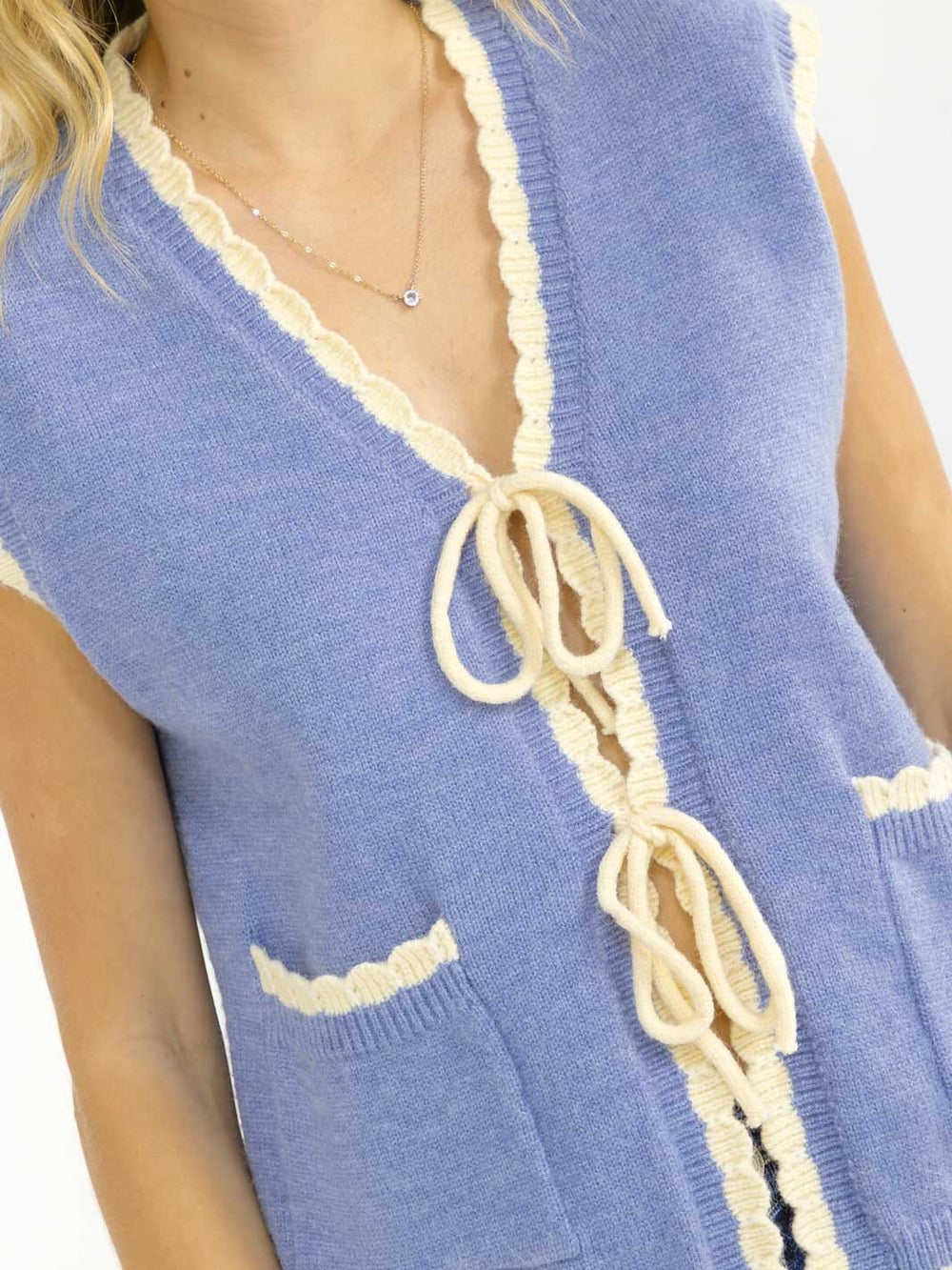 WOMEN'S SLEEVELESS FRONT TIE POCKETS SWEATER TOP