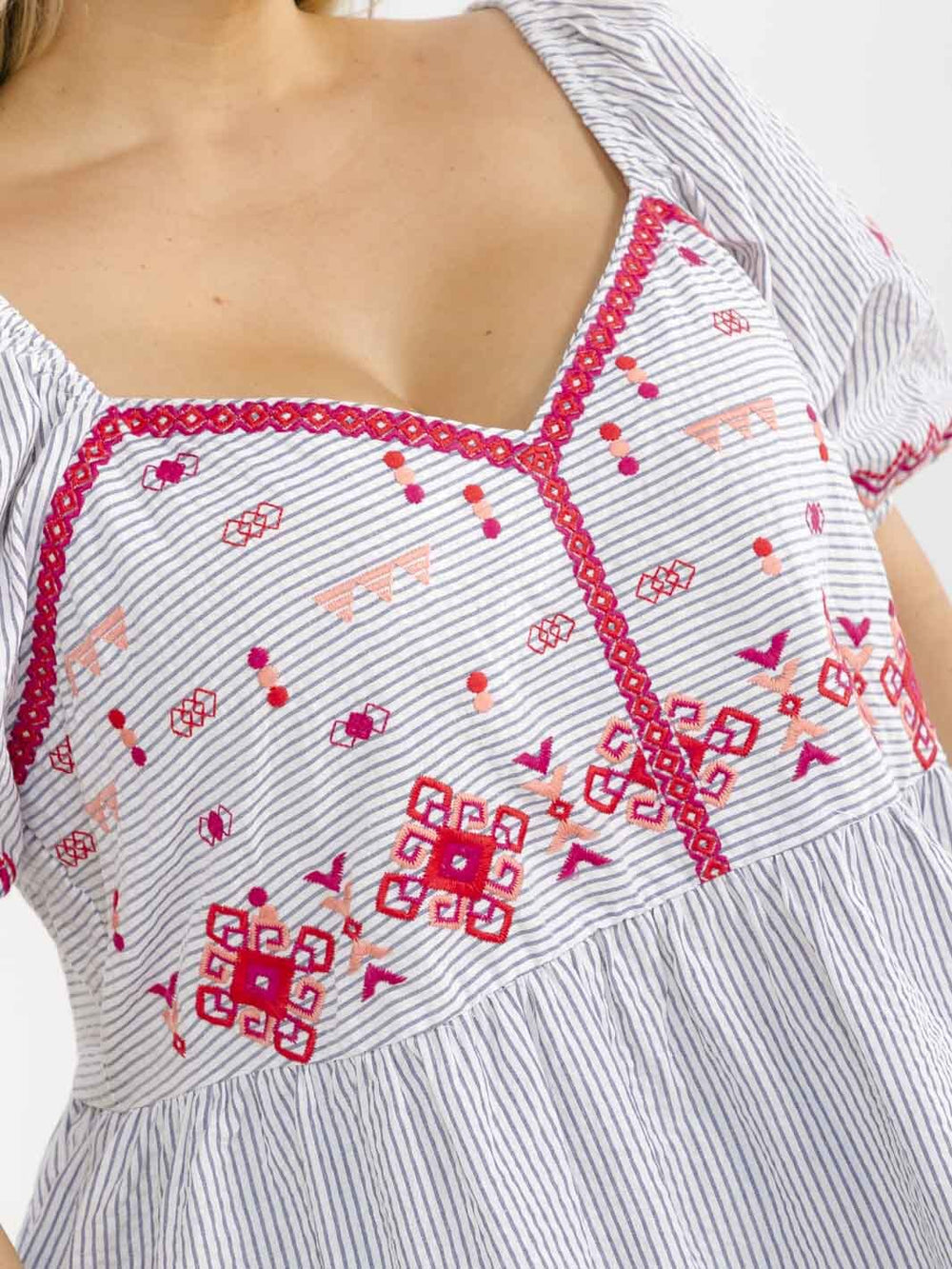 PLUS SIZE SHORT SLEEVE V-NECK STRIPES EMBROIDERY BLOUSE