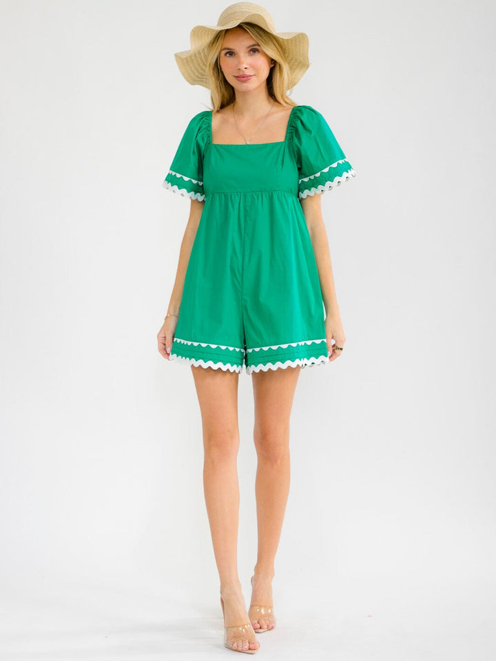 WOMEN'S SHORT SLEEVE SQUARE NECK SMOCK TRIM DETAILED ROMPER