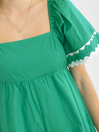WOMEN'S SHORT SLEEVE SQUARE NECK SMOCK TRIM DETAILED ROMPER