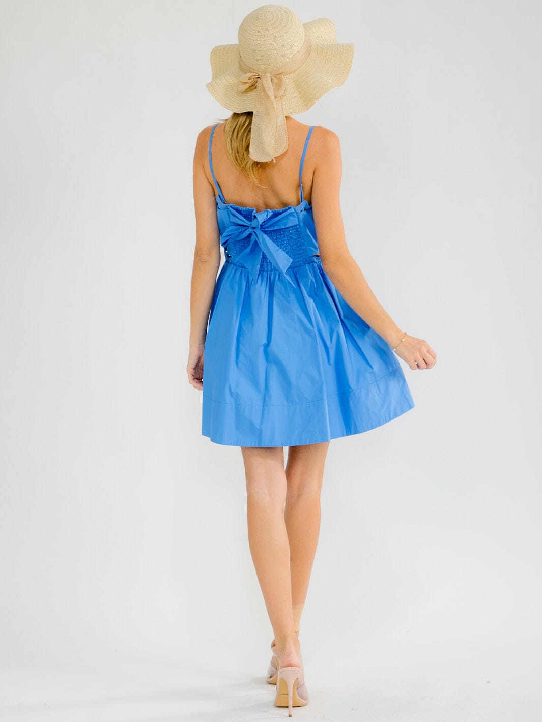 WOMEN'S SLEEVELESS SQUARE NECK FRONT POCKETS SMOCK SELF TIE MINI DRESS