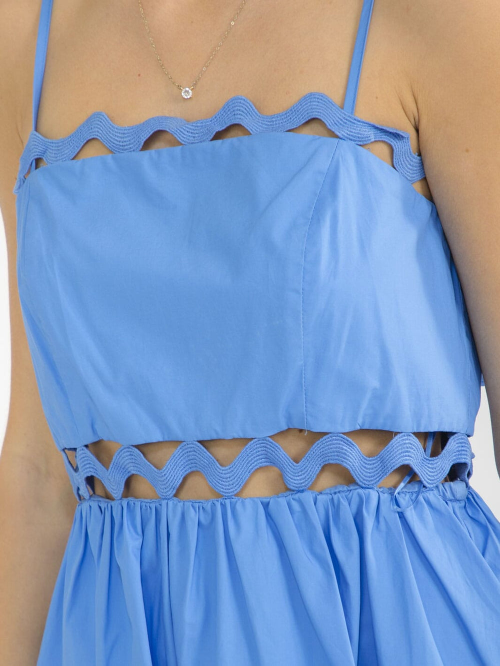 WOMEN'S SLEEVELESS SQUARE NECK FRONT POCKETS SMOCK SELF TIE MINI DRESS