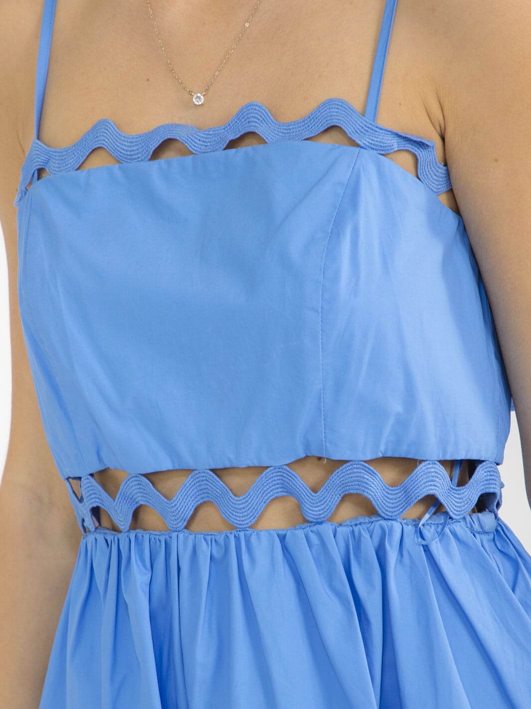 WOMEN'S SLEEVELESS SQUARE NECK FRONT POCKETS SMOCK SELF TIE MINI DRESS