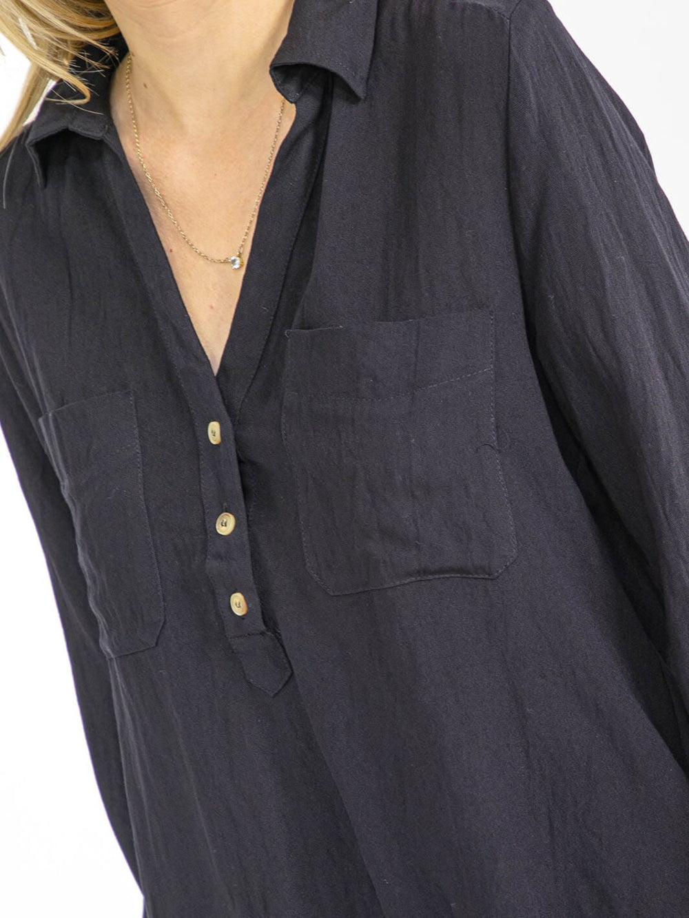 WOMEN'S LONG SLEEVE V-NECK BUTTON UP FRONT POCKETS HIGH-LOW TOP