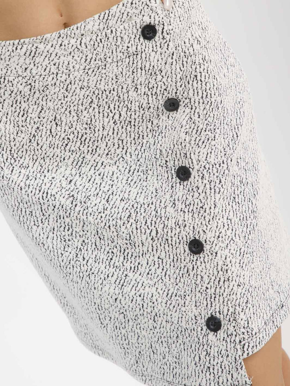 WOMEN'S BUTTON CLOSURE WRAP MINI SKIRT