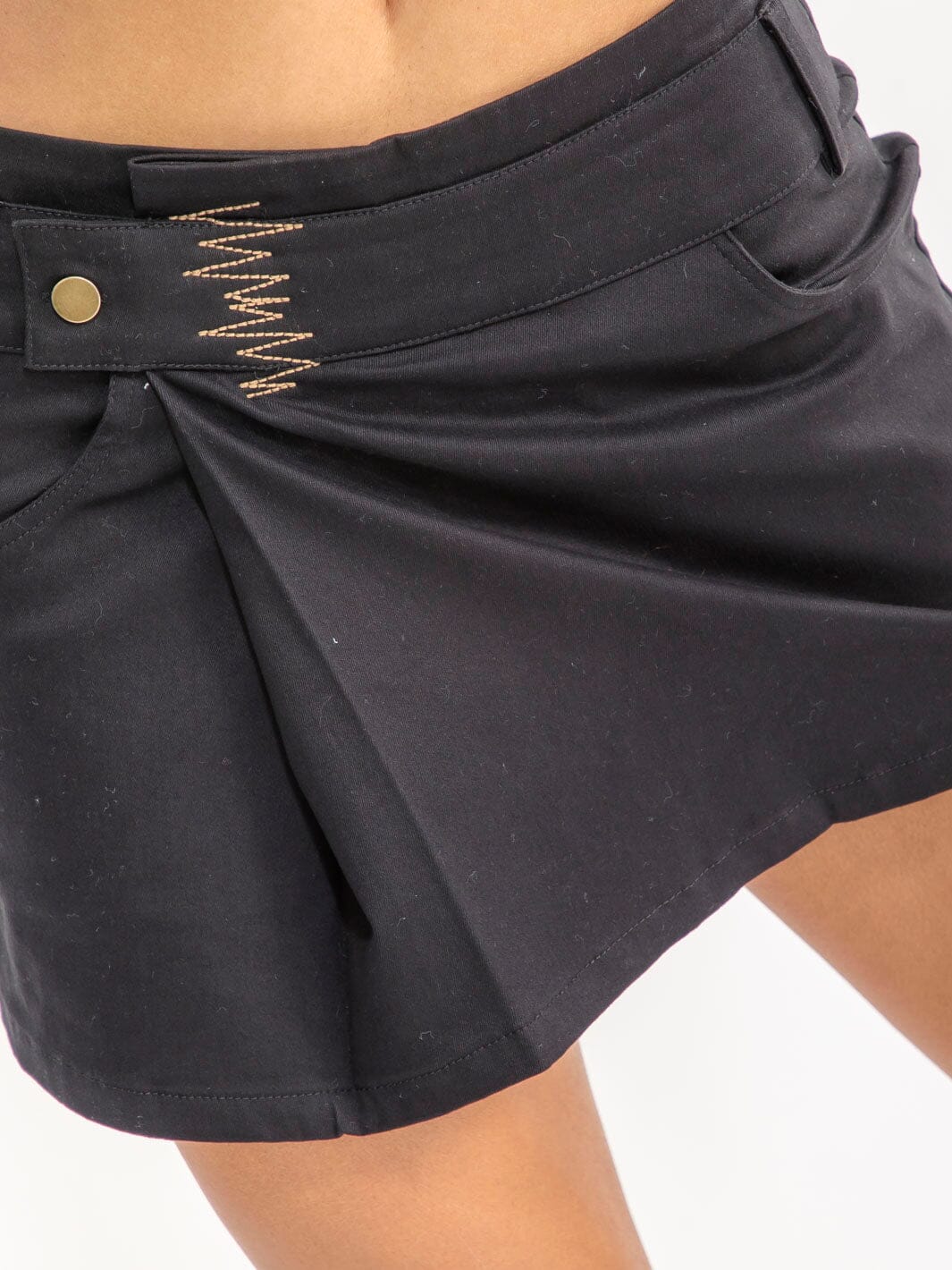 WOMEN'S ZIP UP DETAILED STRETCH DENIM MINI SKORT