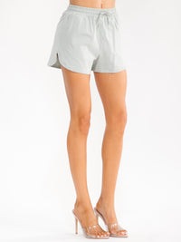 WOMEN'S ELASTIC WAIST FRONT POCKETS MINI SHORTS