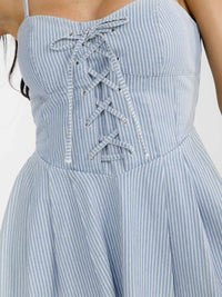 WOMEN'S SLEEVELESS LACE UP FIT & FLARE STRIPES DENIM MINI DRESS