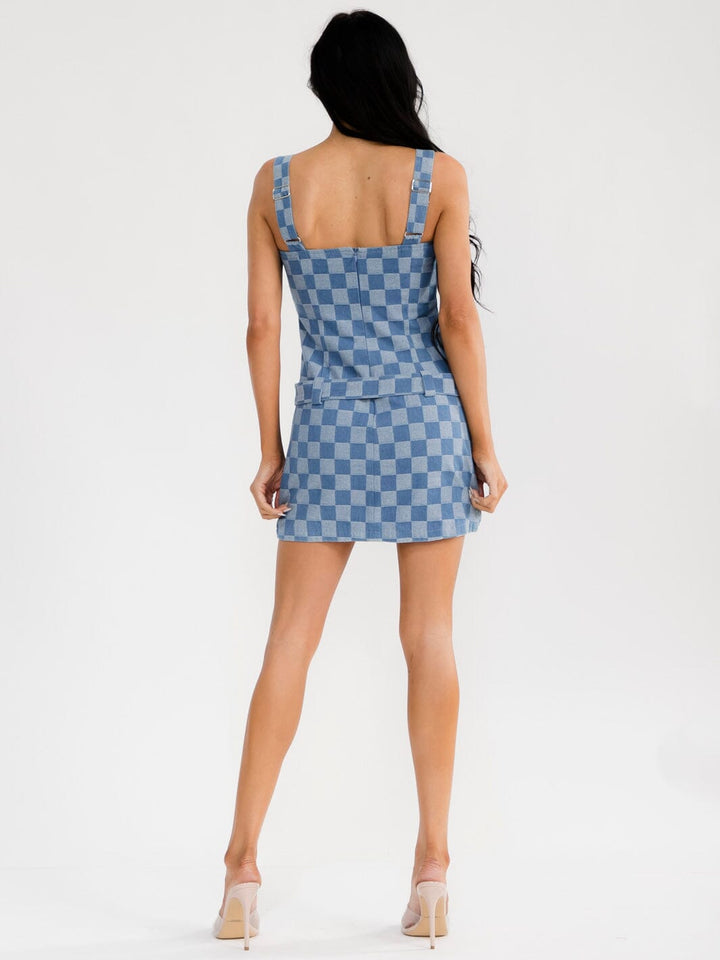 WOMEN'S SLEEVELESS SQUARE NECK BELTED CHEKERS TWO TONE STRETCH DENIM MINI DRESS