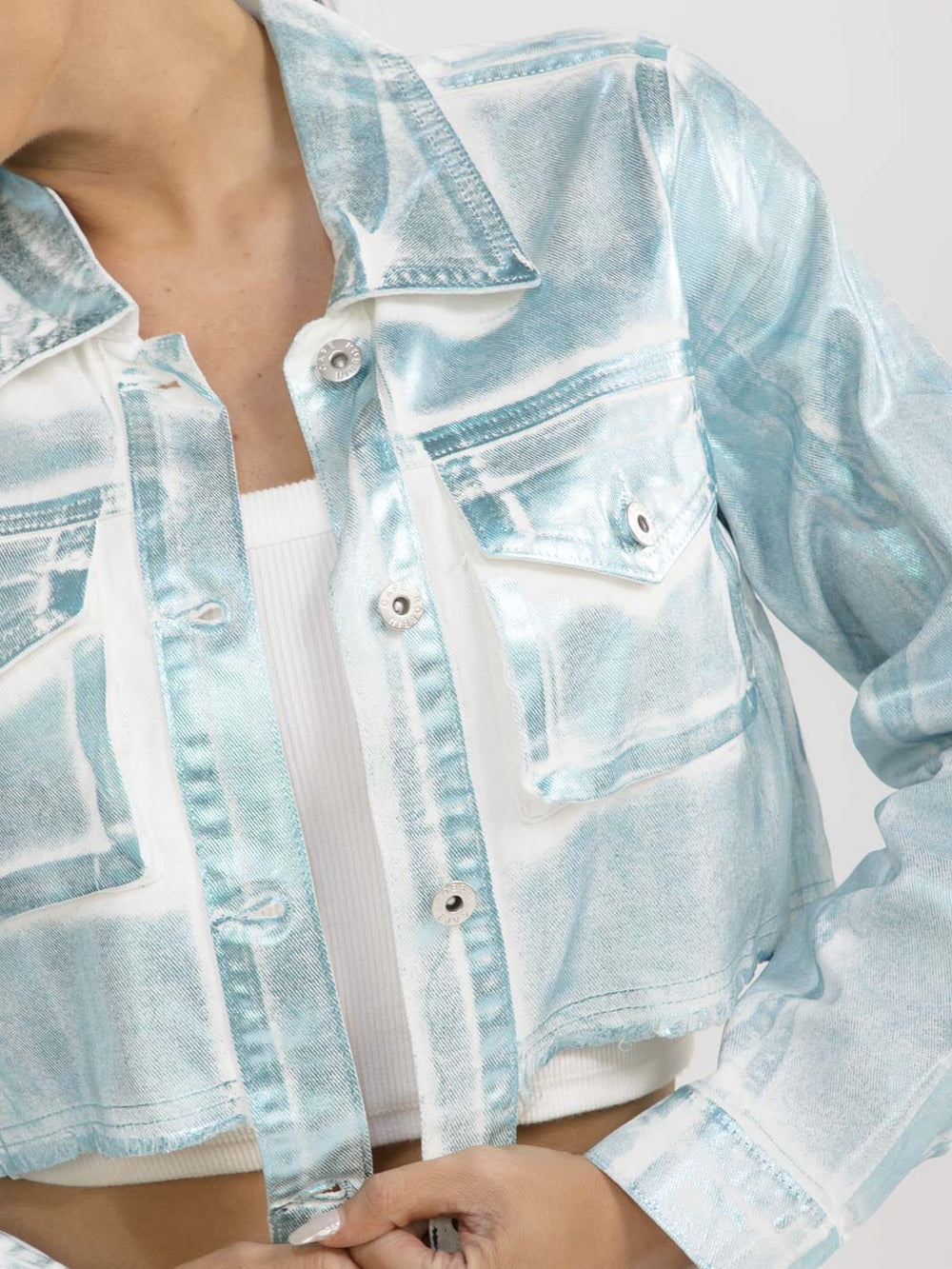 WOMEN'S LONG SLEEVE BUTTON UP FRONT POCKETS METALLIC DENIM CROP JACKET