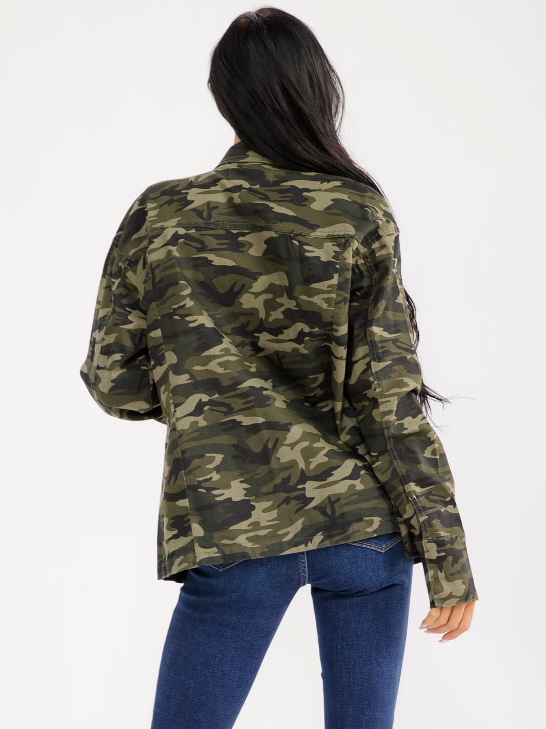 WOMEN'S LONG SLEEVE BUTTON CLOSURE POCKETS CAMO PRINT DENIM JACKET