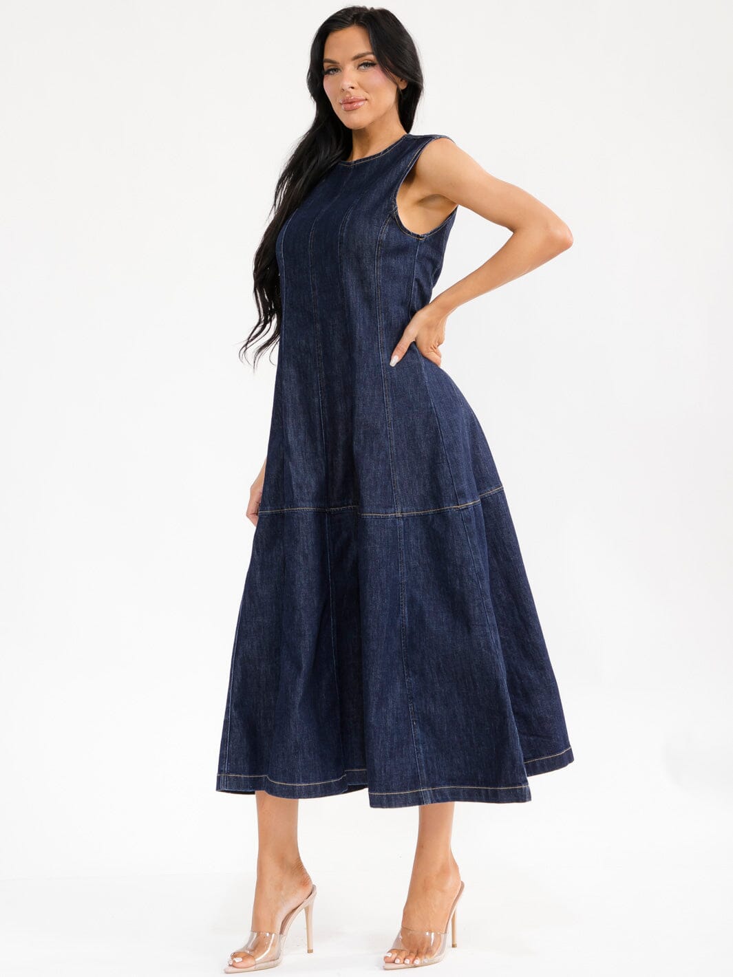 WOMEN'S SLEEVELESS LOOSE FIT TIERED DENIM MAXI DRESS