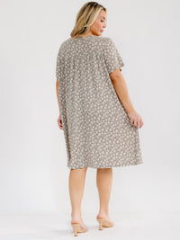 PLUS SIZE SHORT SLEEVE FRONT POCKETS TUNIC FLORAL MIDI DRESS