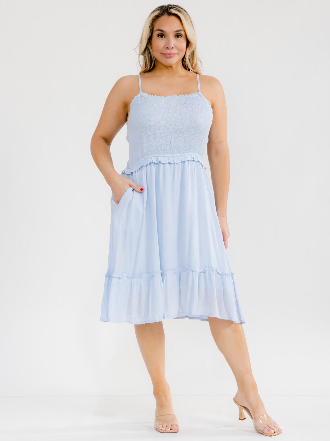 PLUS SIZE SLEEVELESS SQUARE NECK FRONT POCKETS SMOCK MIDI DRESS