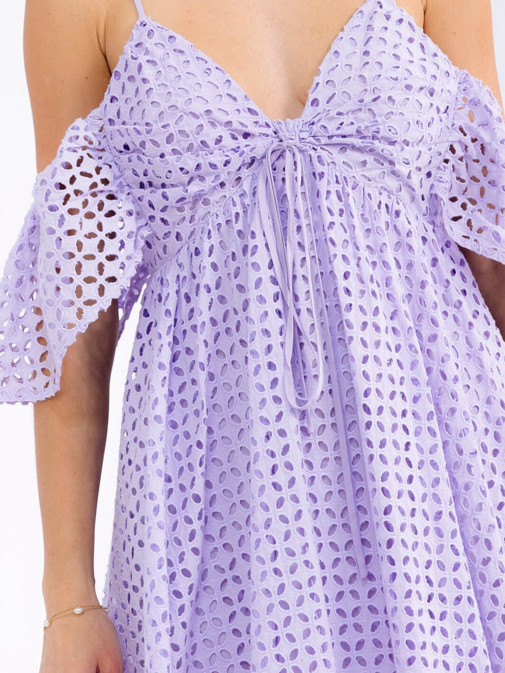 WOMEN'S SLEEVELESS COLD SHOULDER V-NECK CROCHET MINI DRESS