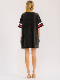 WOMEN'S SHORT SLEEVE FRONT POCKETS LOOSE FIT GRAPHIC WASHED MINI DRESS