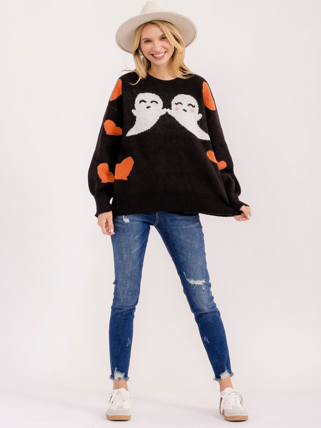 WOMEN'S LONG SLEEVE HEARTS & GHOST GRAPHIC PULLOVER SWEATER