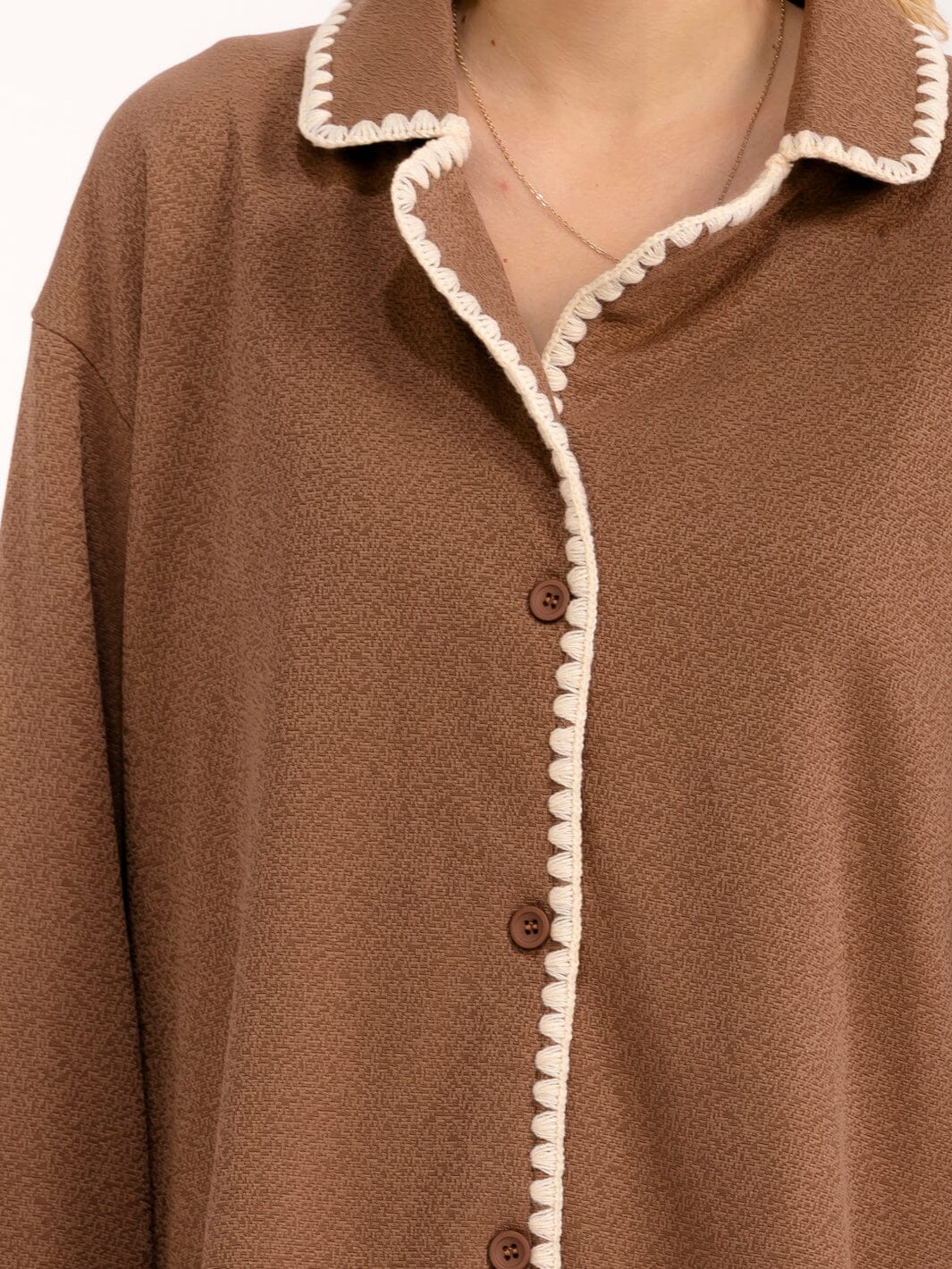 WOMEN'S LONG SLEEVE BUTTON CLOSURE TRIM DETAILED SWEATER