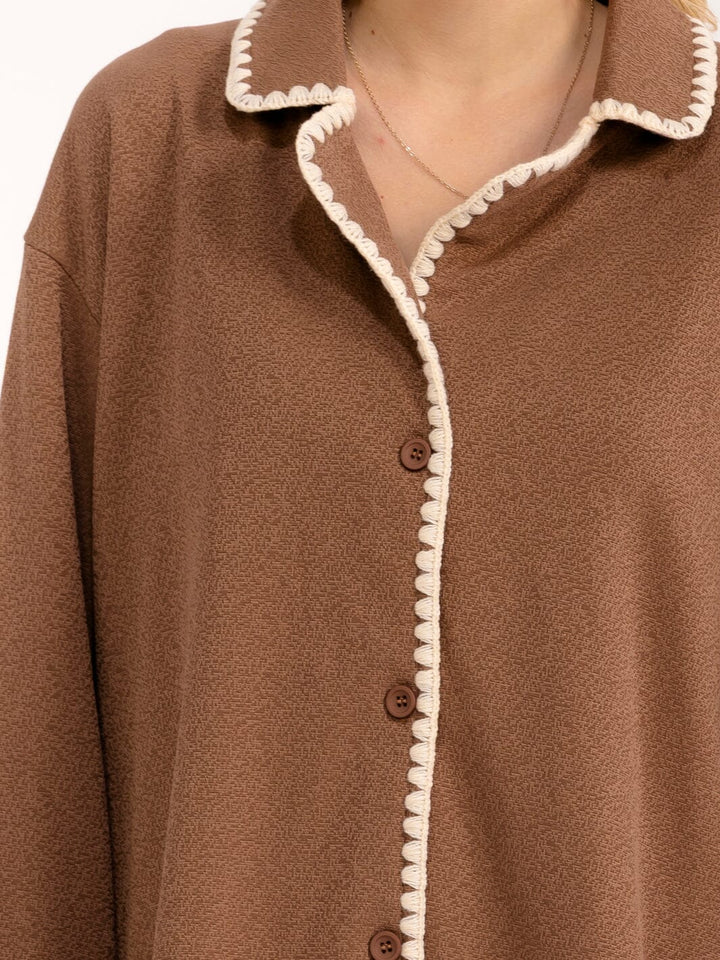 WOMEN'S LONG SLEEVE BUTTON CLOSURE TRIM DETAILED SWEATER