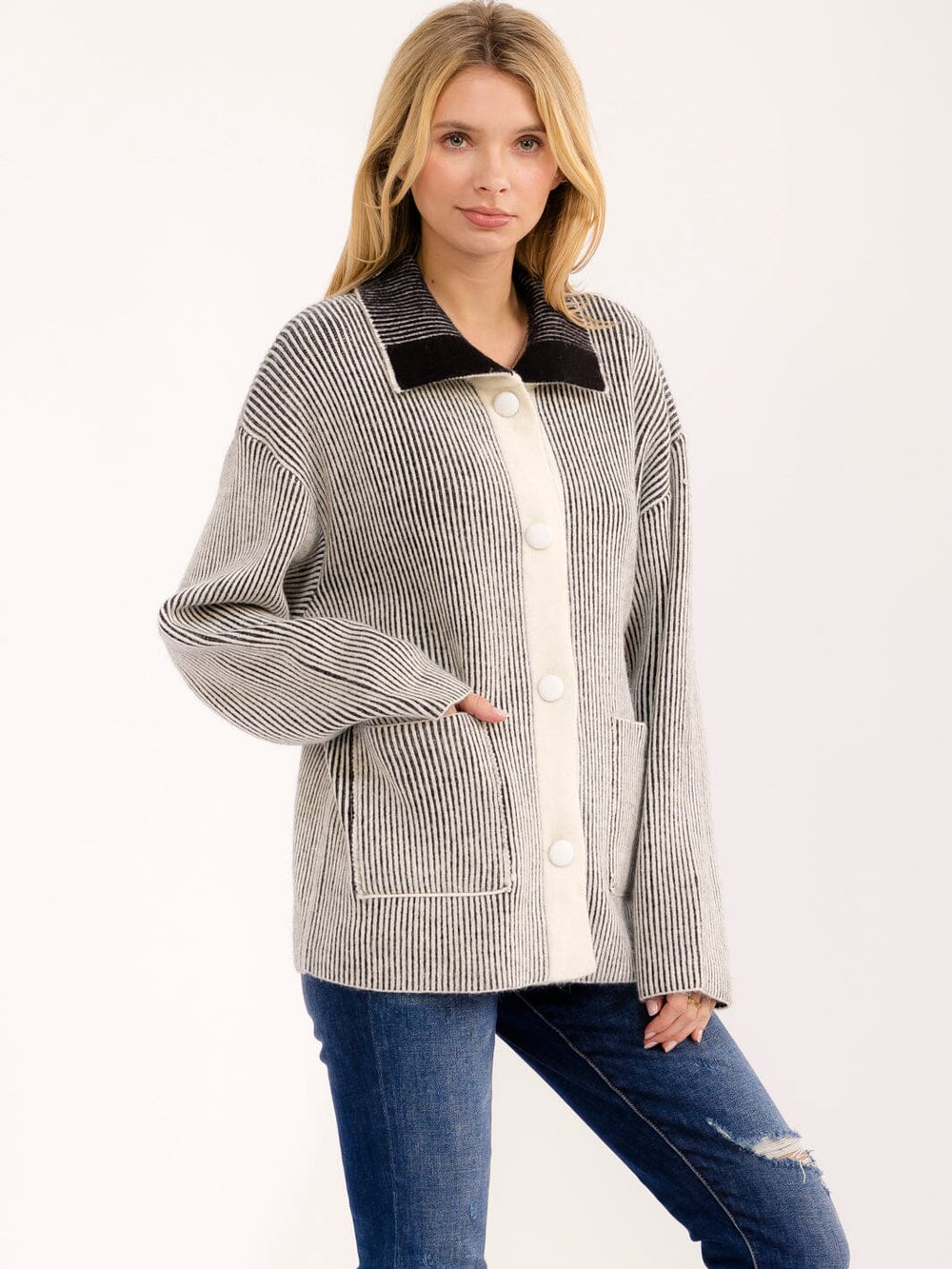 WOMEN'S LONG SLEEVE BUTTON CLOSURE FRONT POCKETS COLORBLOCK STRIPES SWEATER